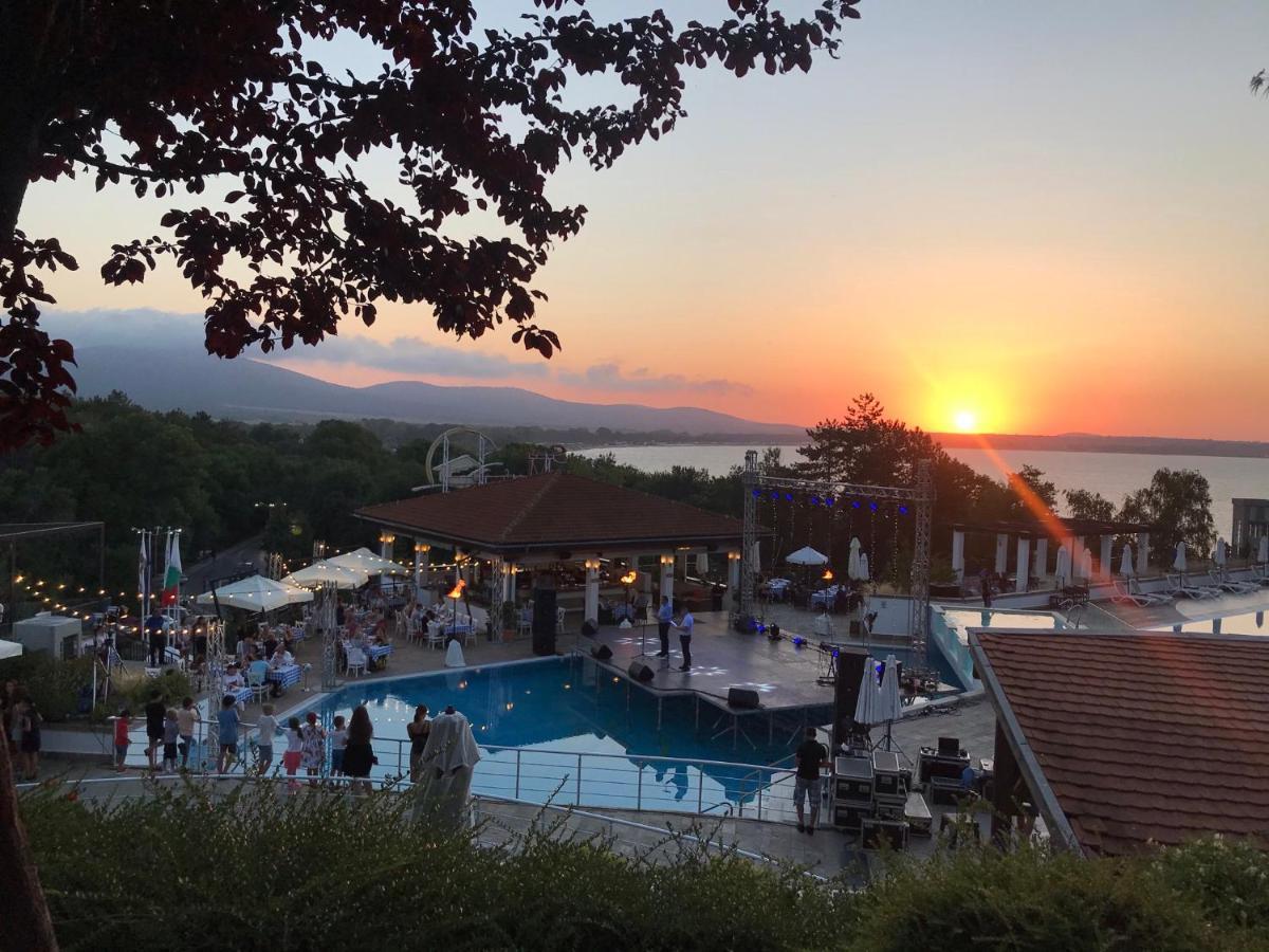 Santa Marina 2-Bedroom Apt. W/ Sea View + Terrace Sozopol Eksteriør billede